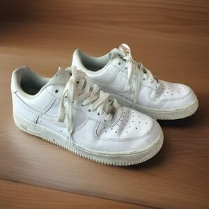Nike Men's Air Force 1 White Leather Athletic Shoes Size 8.5